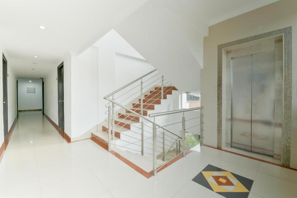 Centre Point Hotel Kochi Eksteriør billede