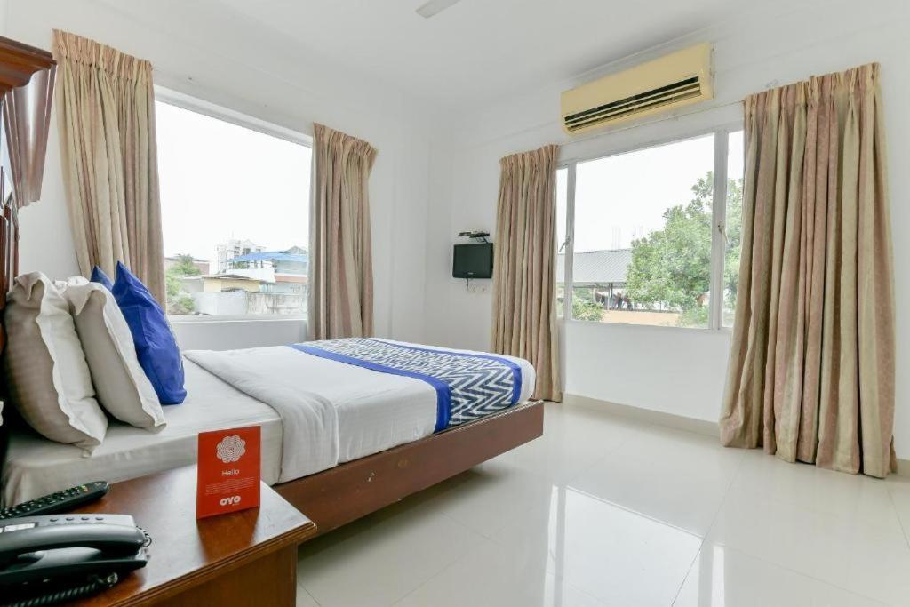 Centre Point Hotel Kochi Eksteriør billede