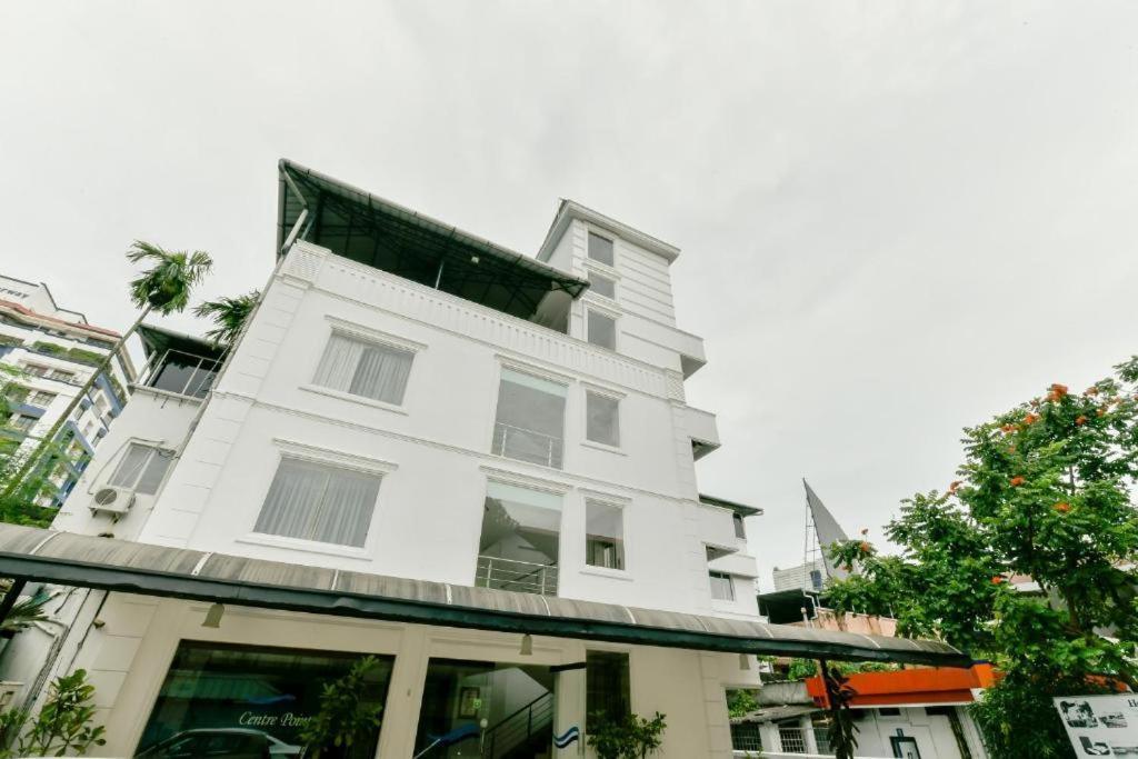 Centre Point Hotel Kochi Eksteriør billede